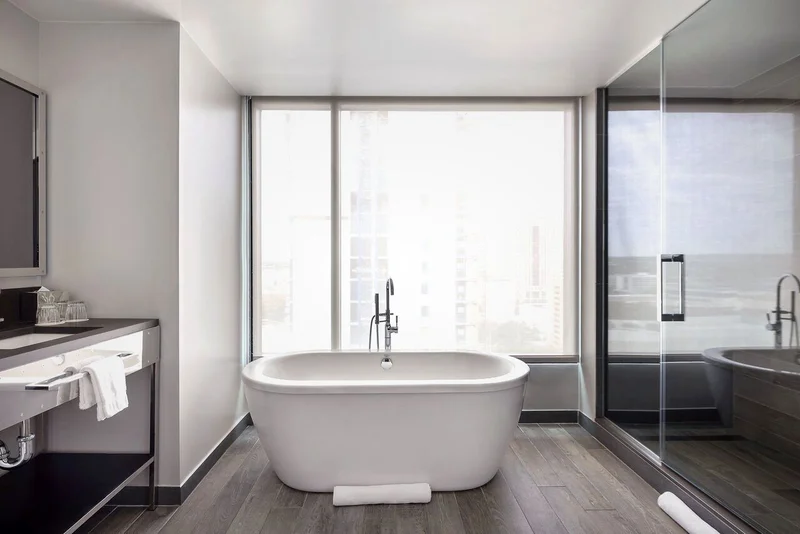 Hotel Van Zandt - Featured hot tub