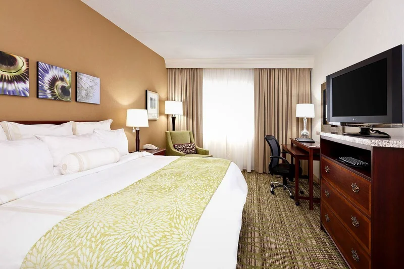 Chicago Marriott Midway - Guest Room image