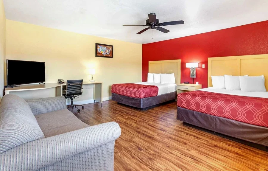 Econo Lodge Clovis - Guest Room image