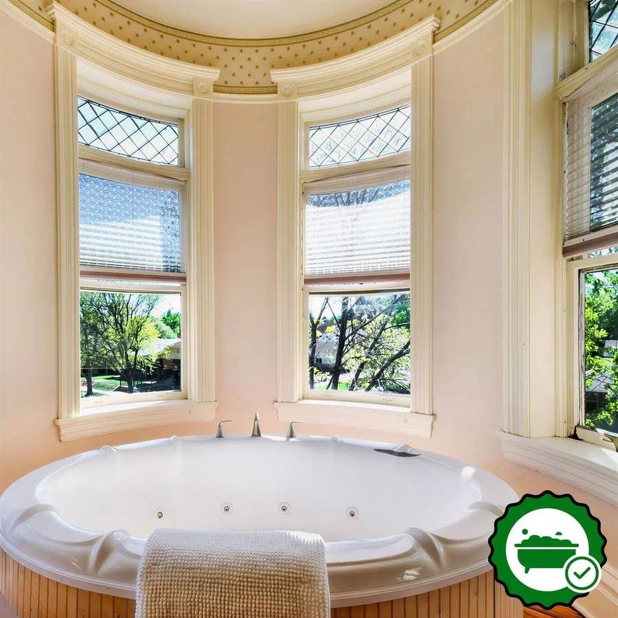Lumber Baron Inn & Gardens - Verified Jacuzzi In-Room