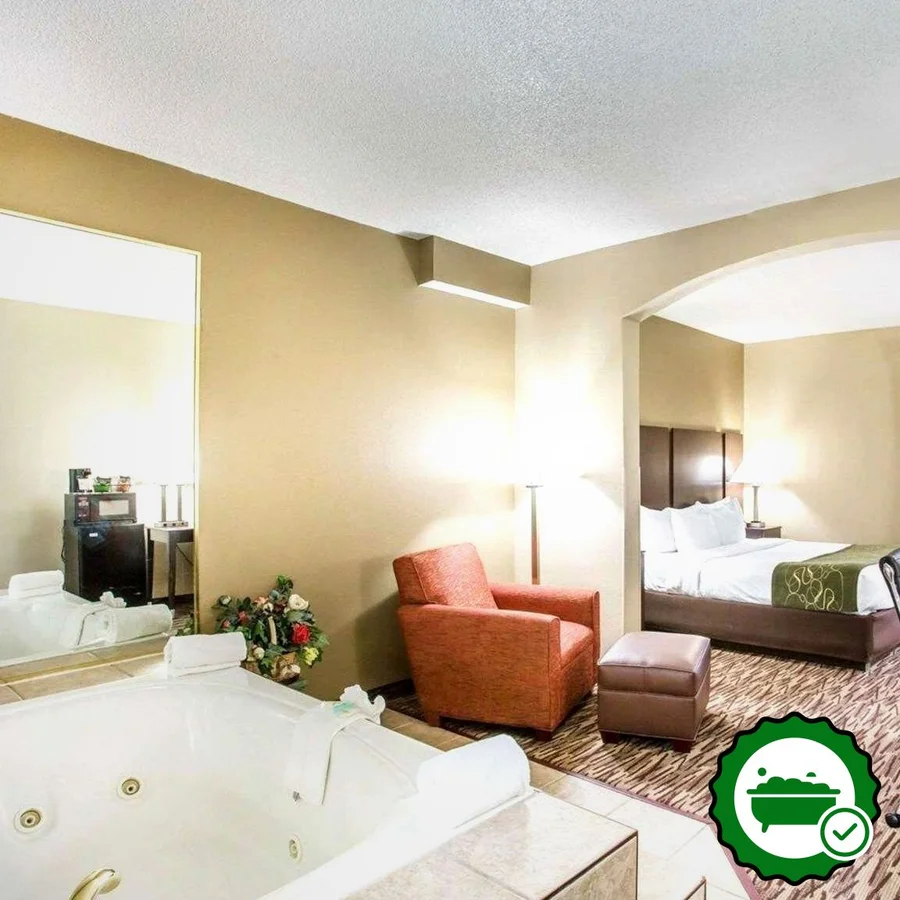 Comfort Suites - Verified Jacuzzi In-Room