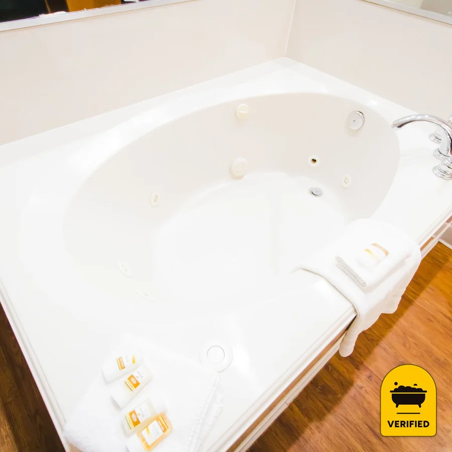 Palacio Royale Inn Signature: the King Jacuzzi Standard Room in Katy, TX