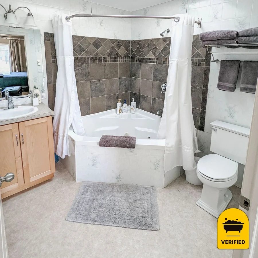 Juan De Fuca Waterfront Hotel & Cottages, the water at Sequim