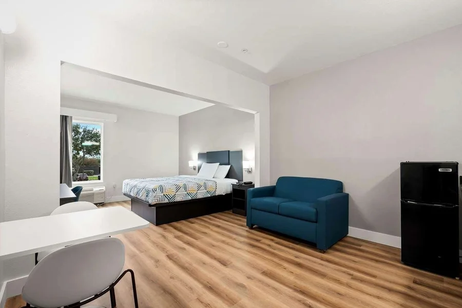 Motel 6 Rosenberg - Guest Room image