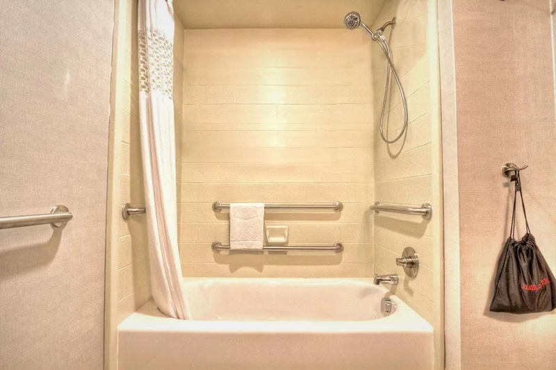 Hampton Inn Cookeville - Featured hot tub