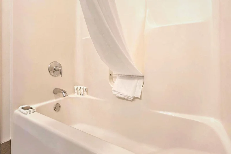 Country Inn & Suites by Radisson, Madison, WI - Featured hot tub