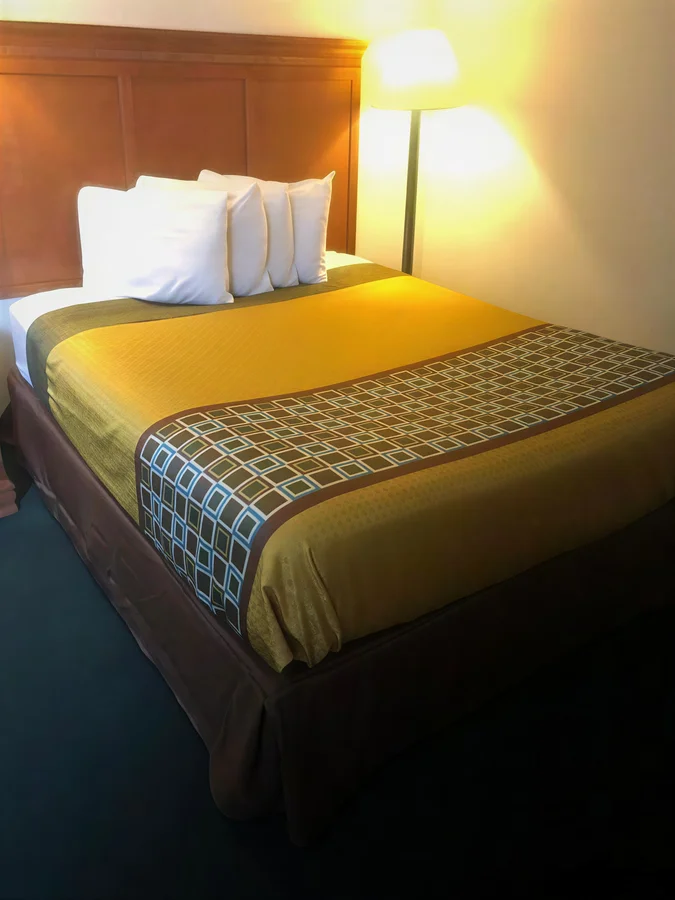 Sunset Inn And Suites - Guest Room image