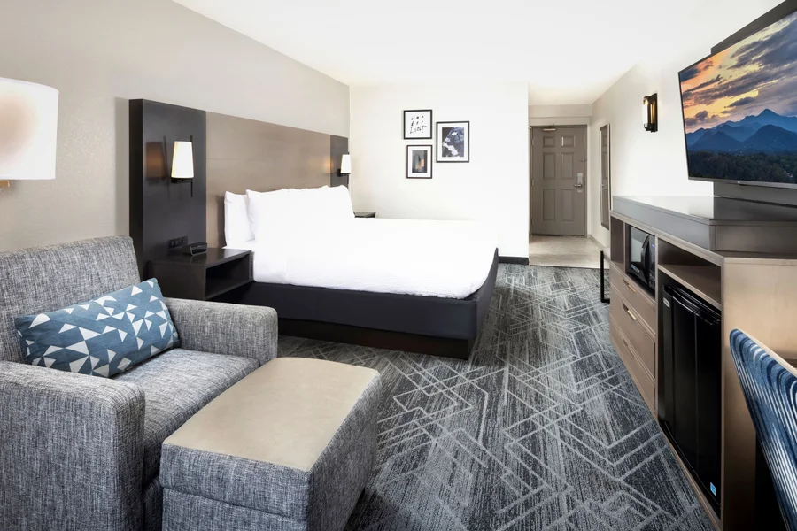 Country Inn & Suites By Radisson Asheville Downtown Tunnel Road - Guest Room image