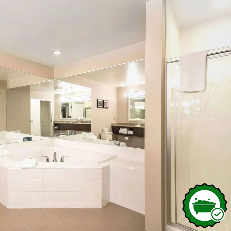 Comfort Inn - Verified Jacuzzi In-Room