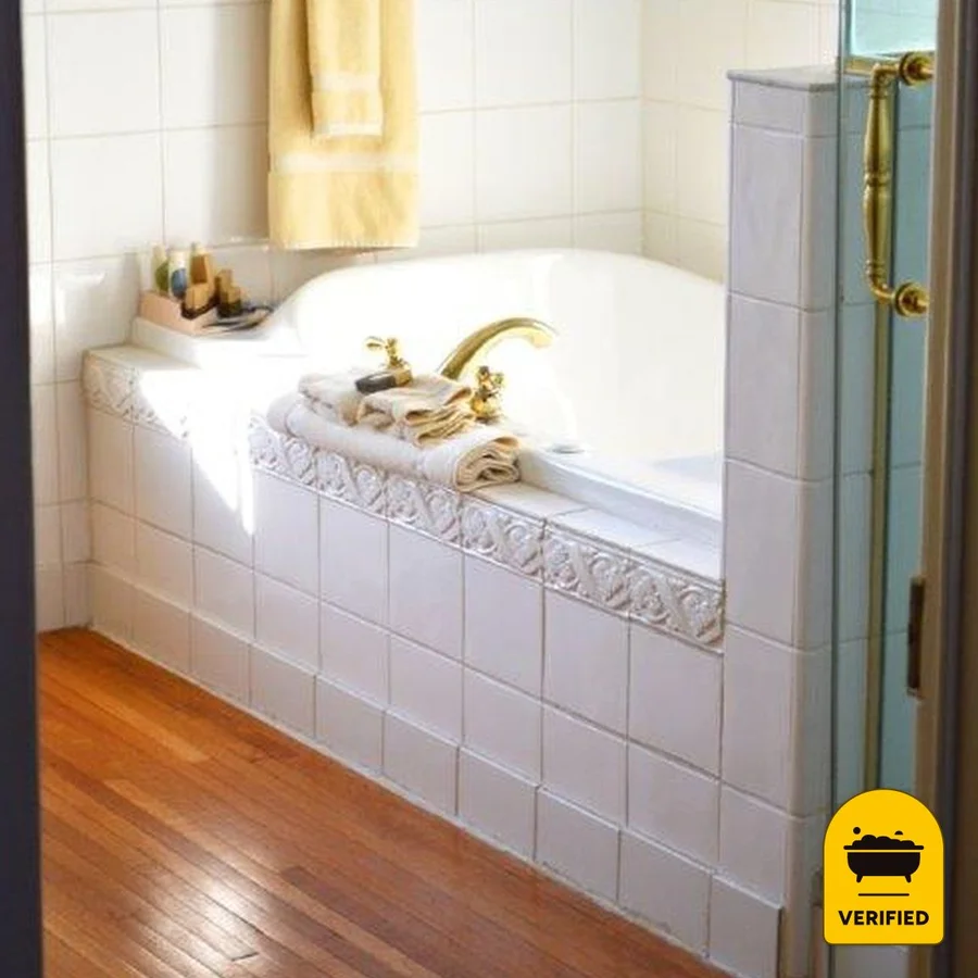 The Inn at Saratoga: the Brownell Cottage Whirlpool Suite in Saratoga Springs, NY