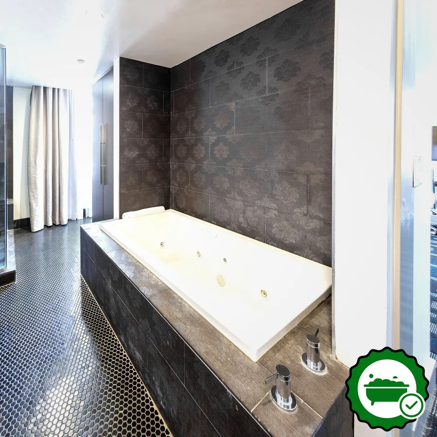 Padre Hotel - Verified Jacuzzi In-Room
