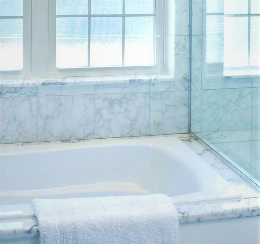 Newport Beach Hotel & Suites - Featured hot tub
