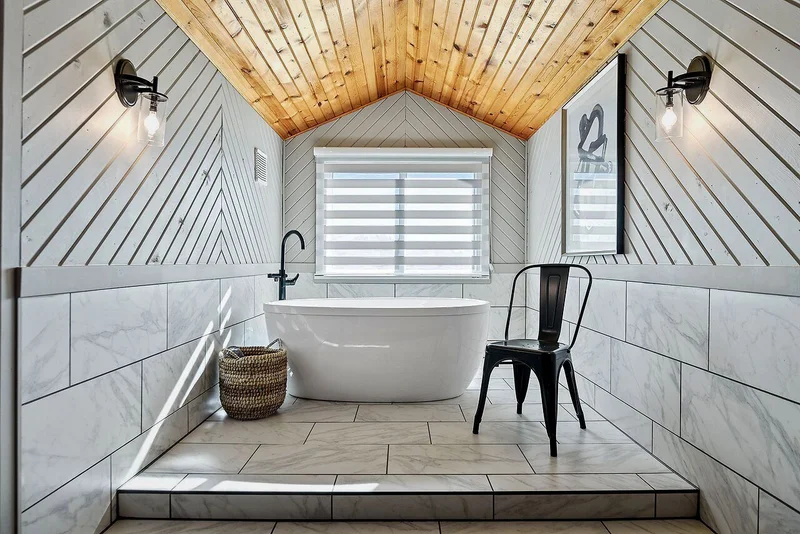 Black Forest Inn Bed And Breakfast - Featured hot tub