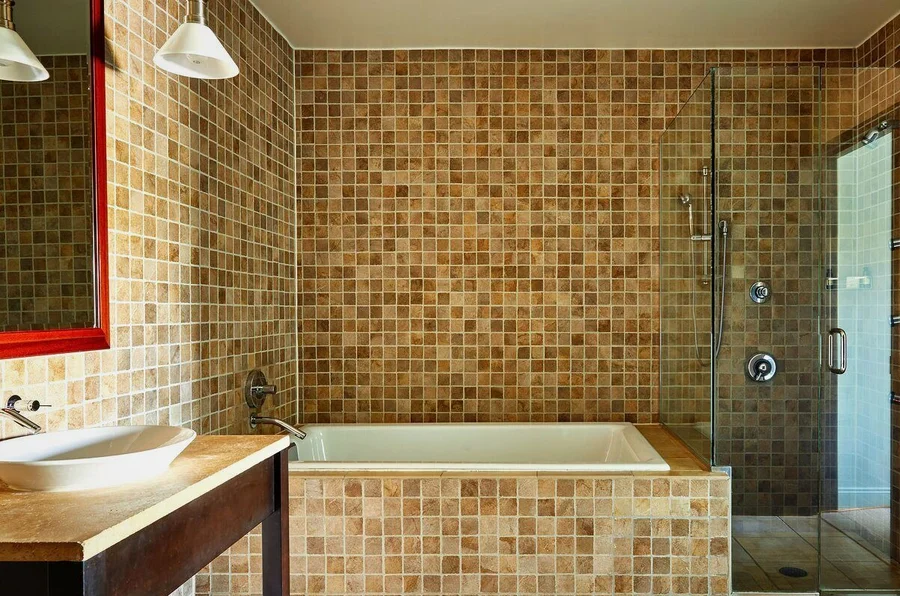 The Harbor Front Inn - Featured hot tub