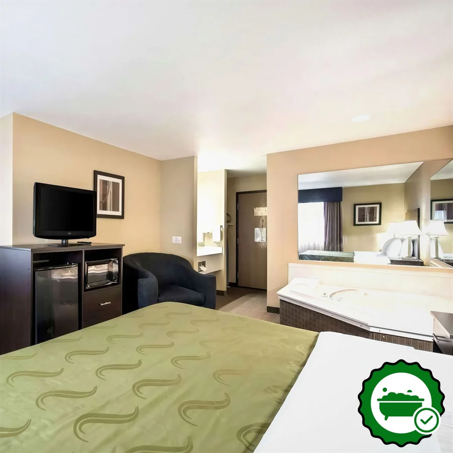 Quality Inn & Suites - Verified Jacuzzi In-Room