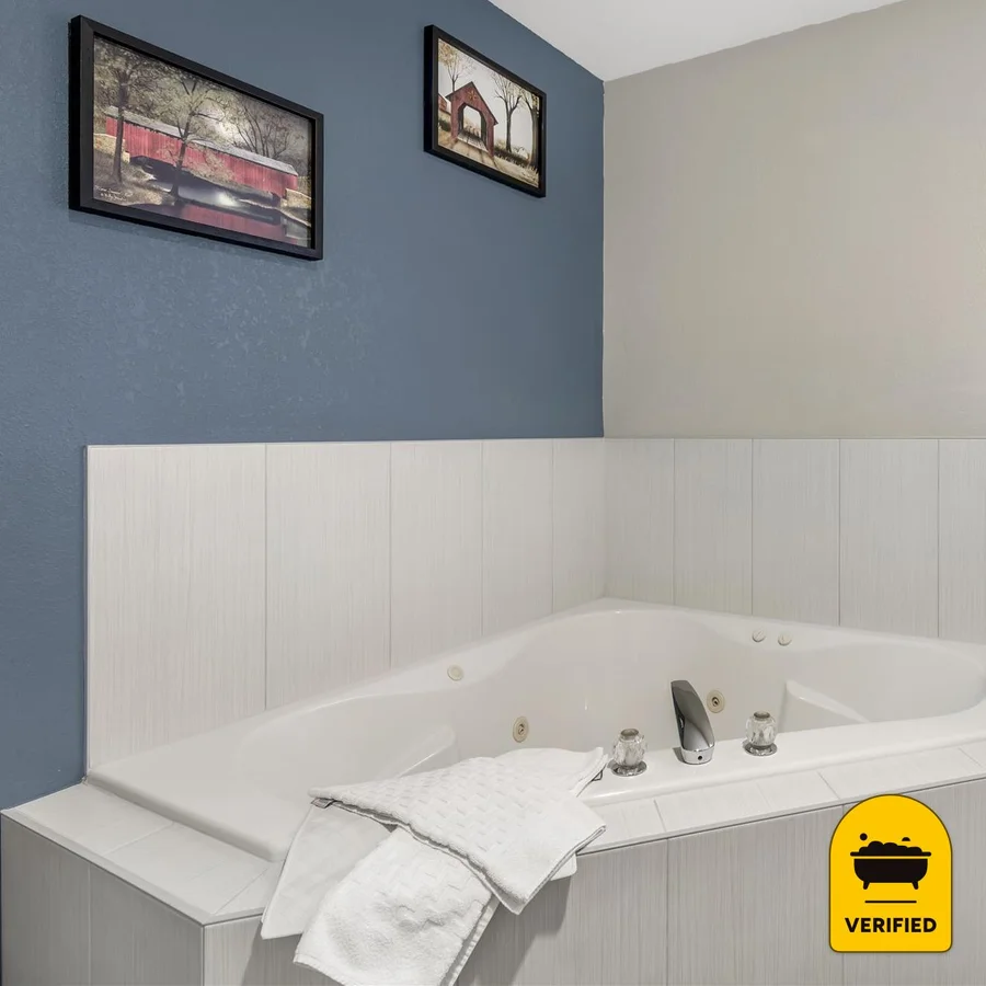 Best Western Plus Revere Inn & Suites, the water at Paradise