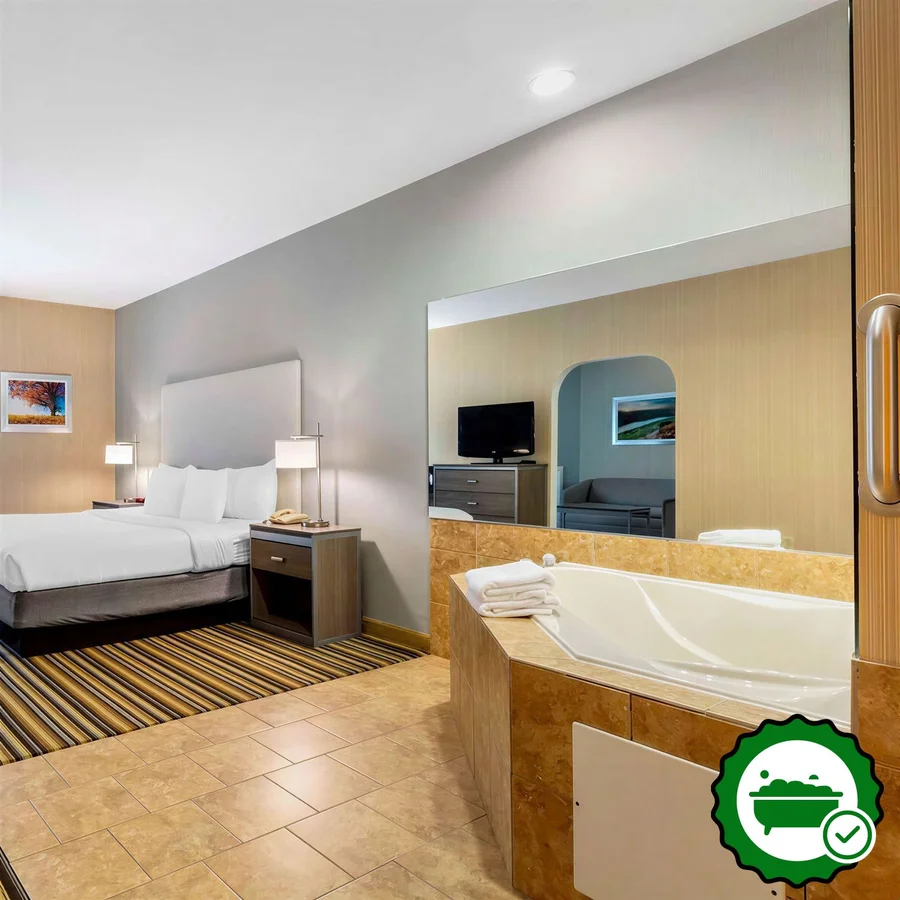 Best Western Plus New England Inn & Suites - Verified Jacuzzi In-Room