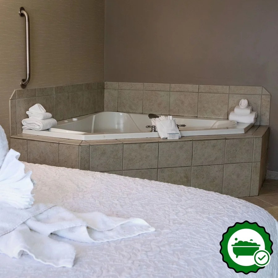 Hampton Inn Hadley-Amherst Area - Verified Jacuzzi In-Room