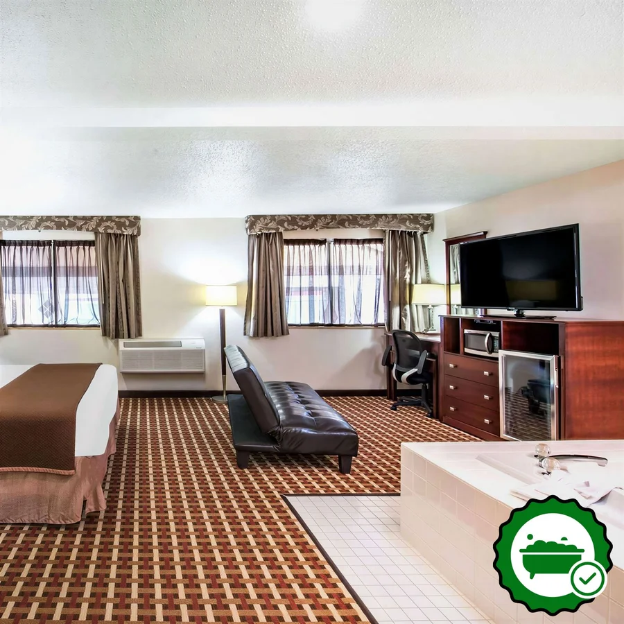 Super 8 By Wyndham Harlingen TX - Verified Jacuzzi In-Room