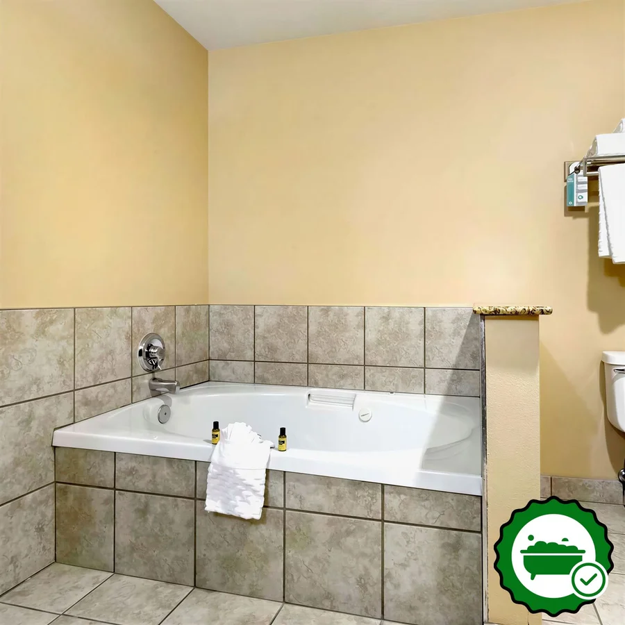 Best Western Plus The Inn At Horse Heaven - Verified Jacuzzi In-Room