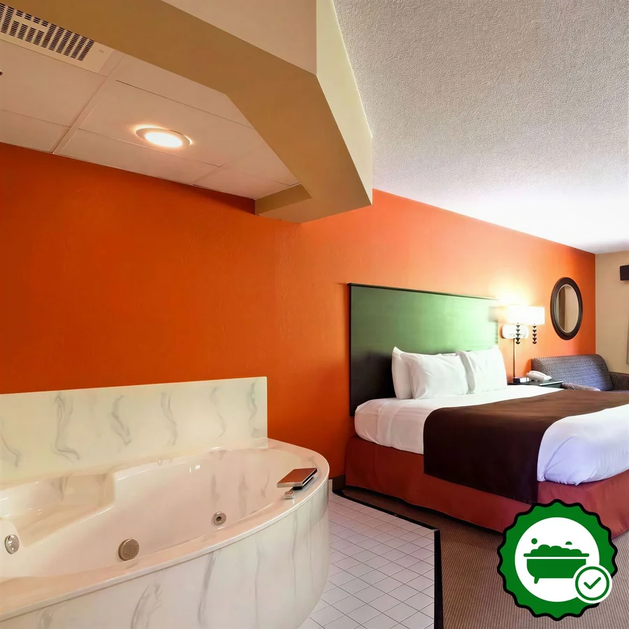 AmericInn by Wyndham Algona - Verified Jacuzzi In-Room