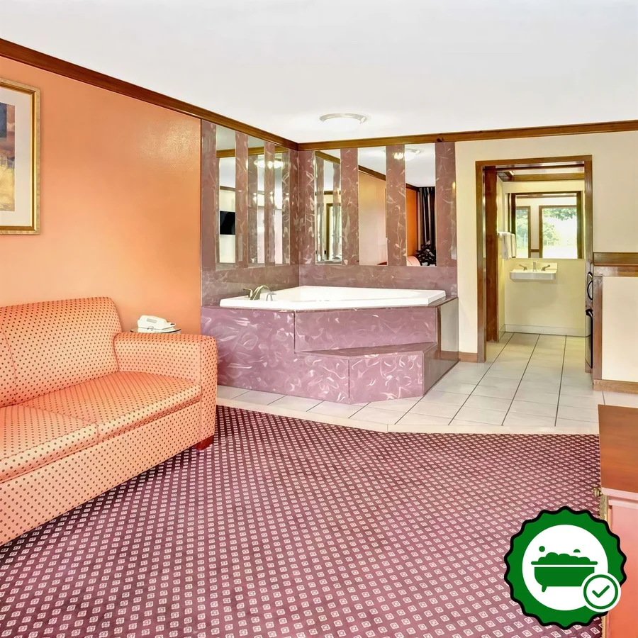 Travelodge by Wyndham Sellersburg - Verified Jacuzzi In-Room