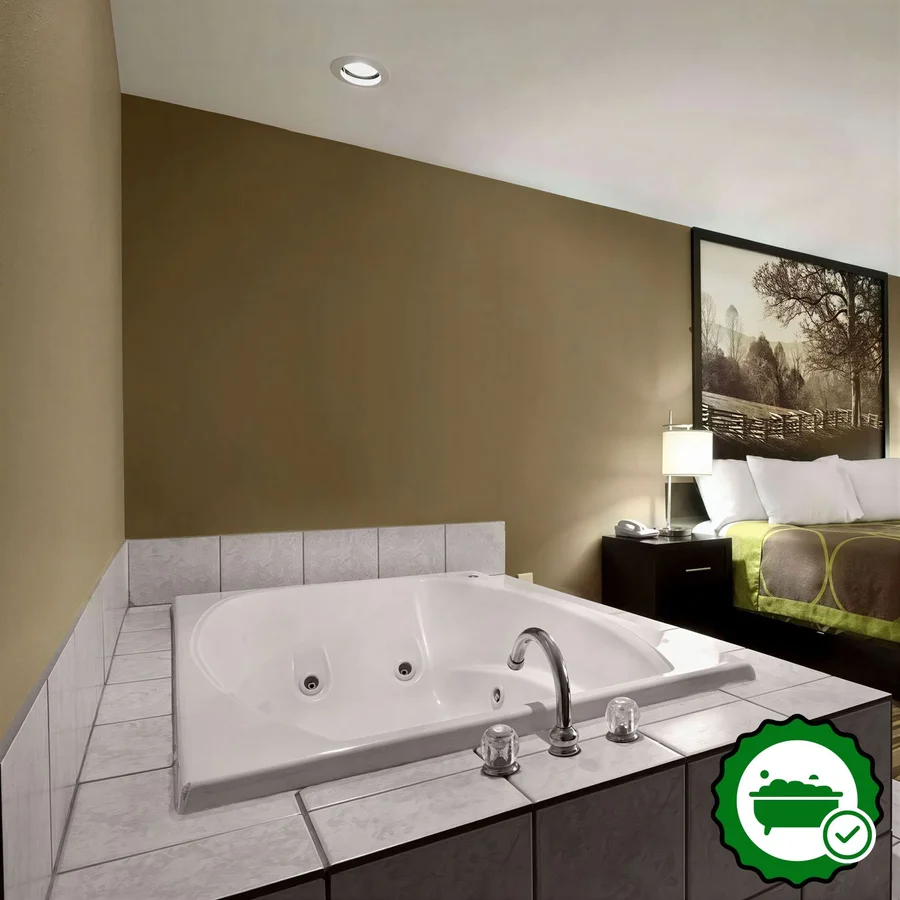 Super 8 by Wyndham Tupelo Airport - Verified Jacuzzi In-Room
