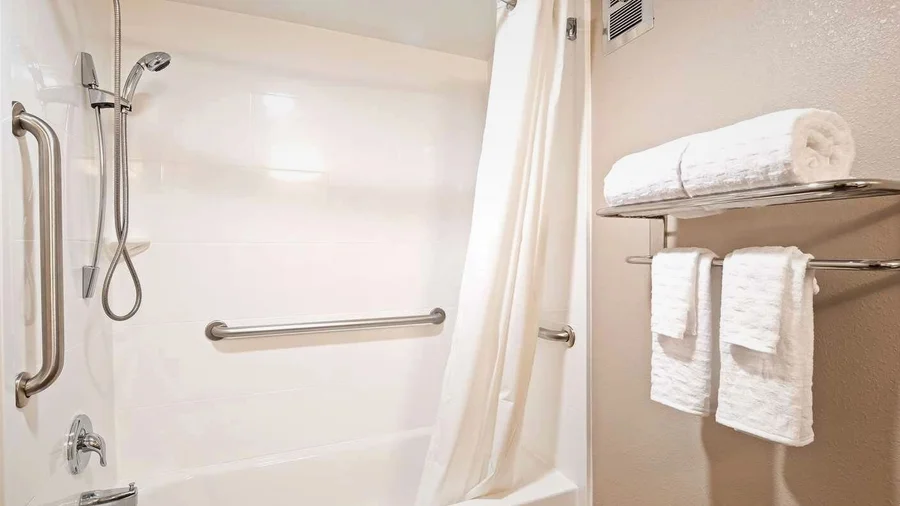 Best Western Annapolis - Featured hot tub