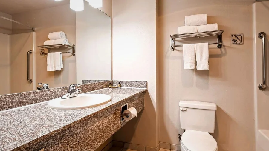 Best Western Plus Memorial Inn & Suites - Featured hot tub