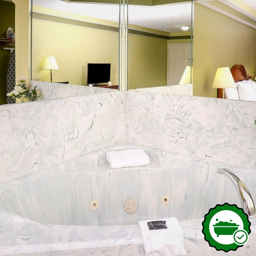 Americas Best Value Inn & Suites Waller Prairie View - Verified Jacuzzi In-Room