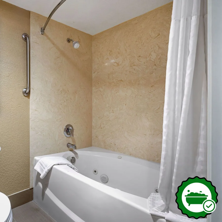 Comfort Inn Lathrop Stockton Airport - Verified Jacuzzi In-Room