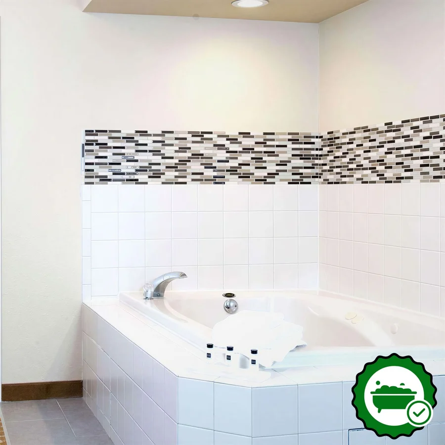 Country Inn & Suites by Radisson, Milwaukee West (Brookfield), WI - Verified Jacuzzi In-Room
