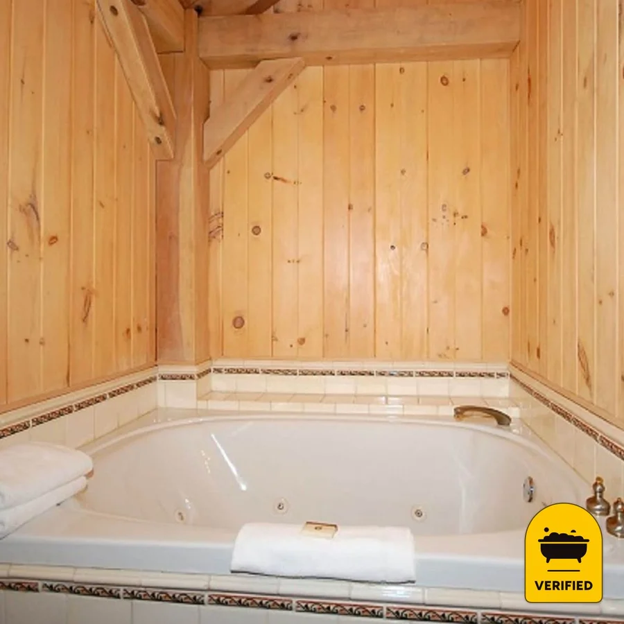 The Smoke House Lodge & Cabins — the water at Monteagle