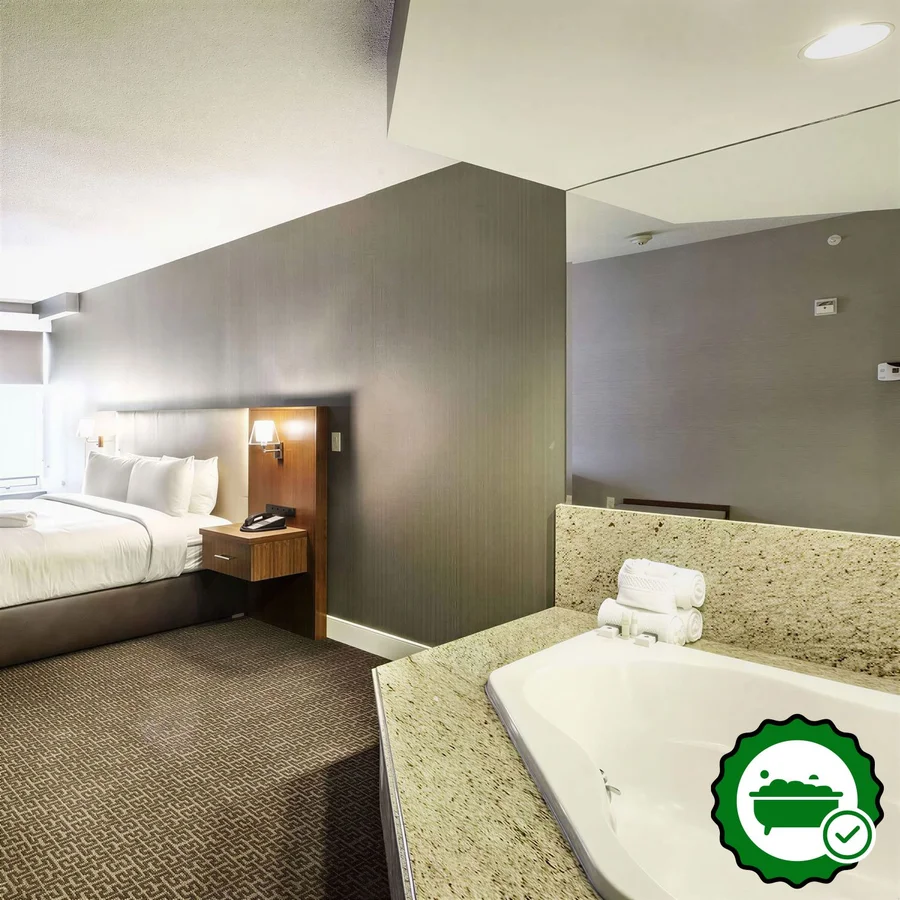 DoubleTree by Hilton Hotel Nanuet - Verified Jacuzzi In-Room