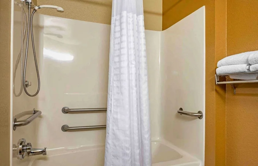 Extended Stay America - Champaign - Urbana - Featured hot tub