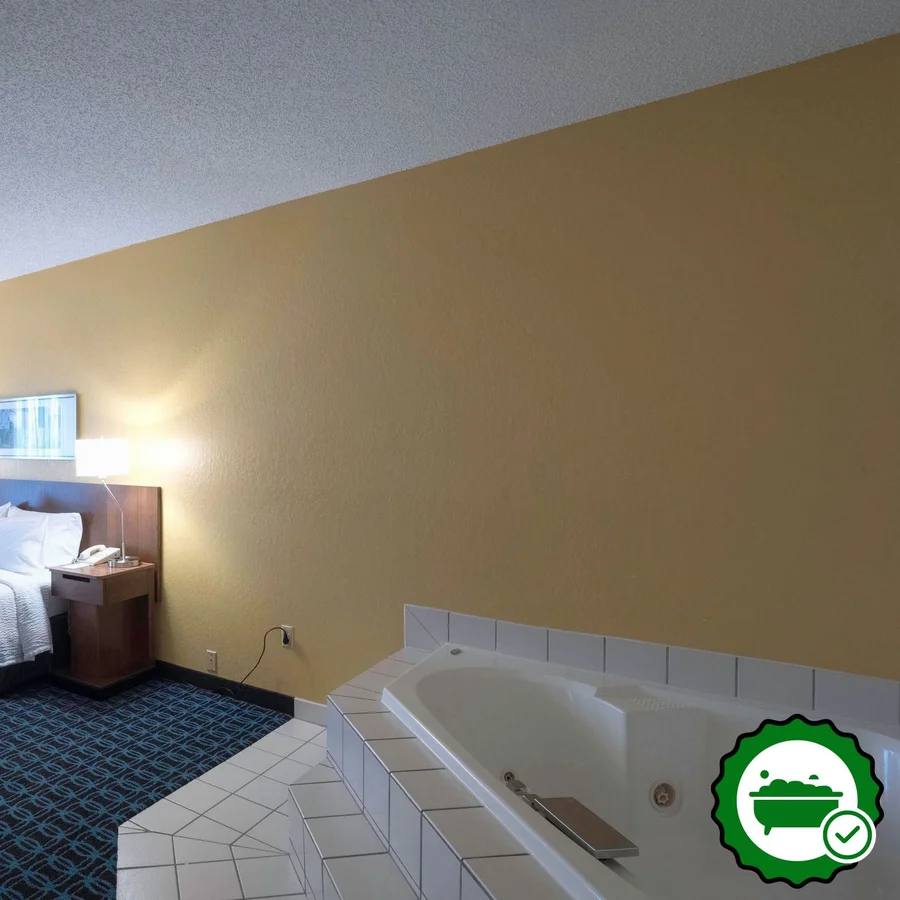 Fairfield Inn & Suites Cleveland Streetsboro - Verified Jacuzzi In-Room