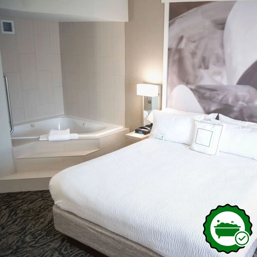 Courtyard Hickory - Verified Jacuzzi In-Room