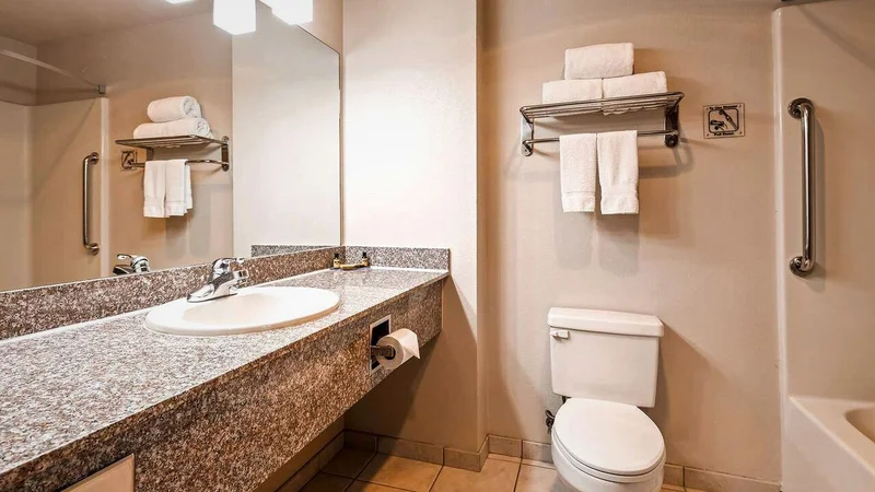 Best Western Plus Memorial Inn & Suites - Featured hot tub