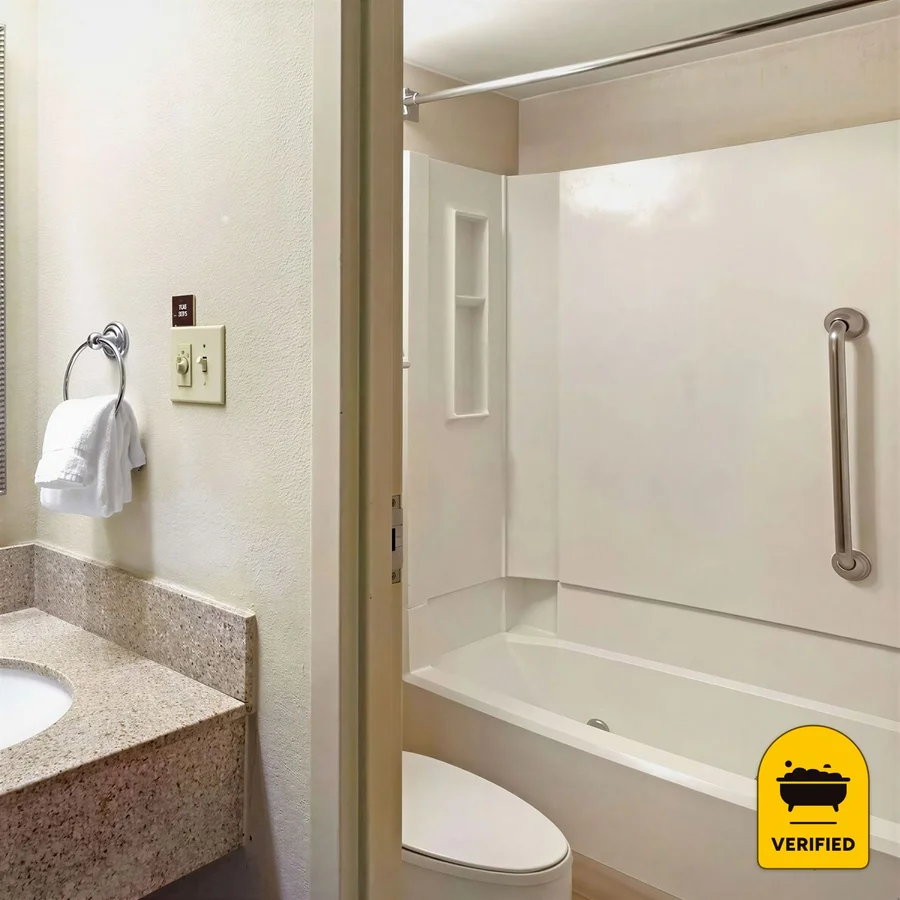 Best Western Plus Madison Huntsville Hotel: the Jacuzzi Suite in Madison, AL