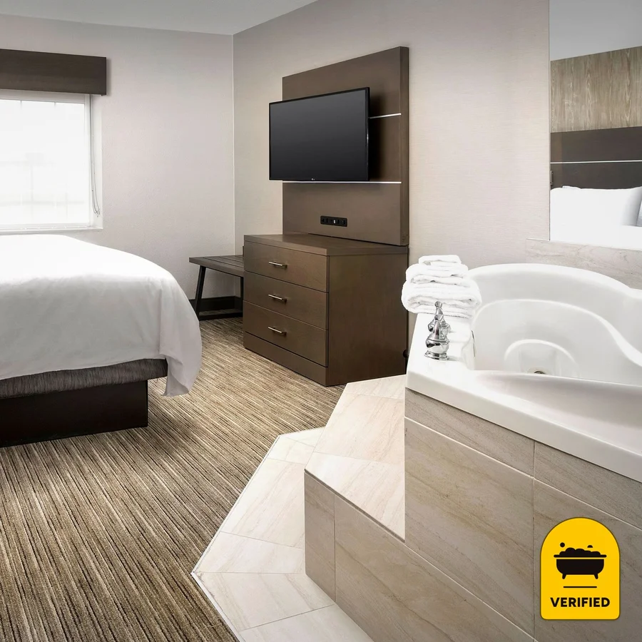Holiday Inn Express & Suites Annapolis By IHG: the King Whirlpool Room in Annapolis, MD