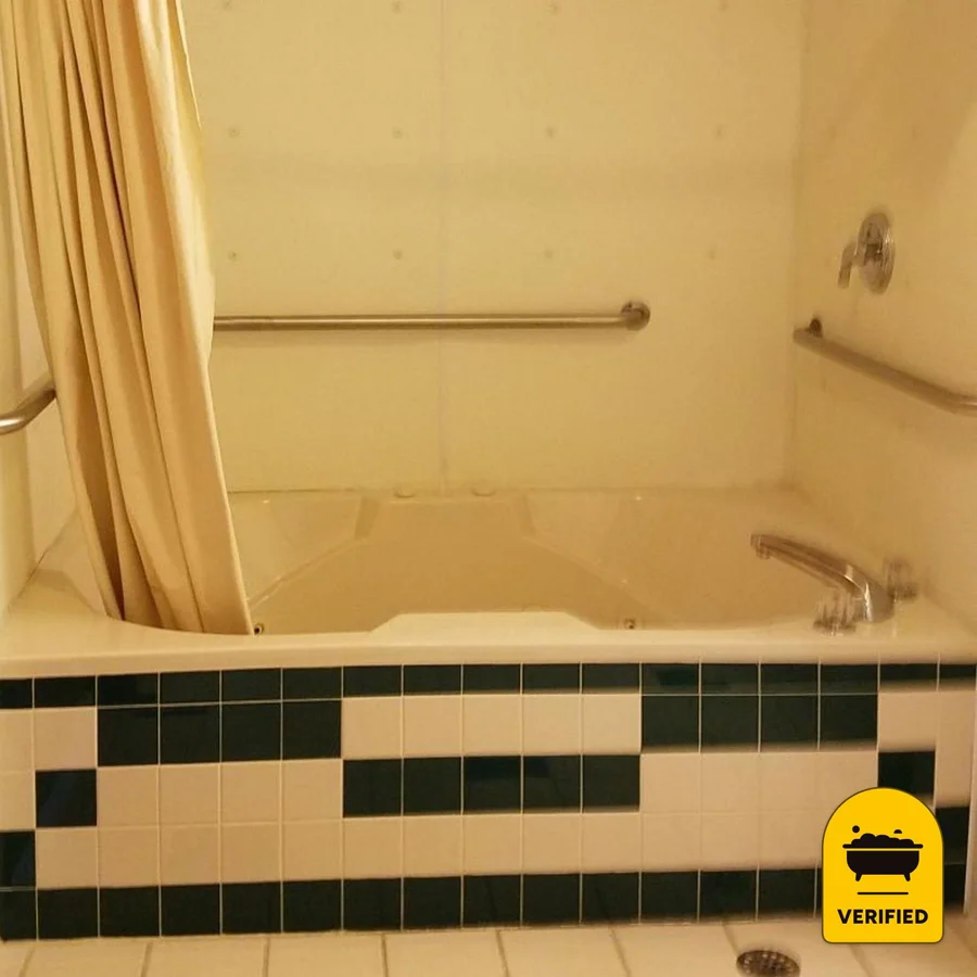 Inn of the Pines: the King Jacuzzi Suite in Friendship, WI
