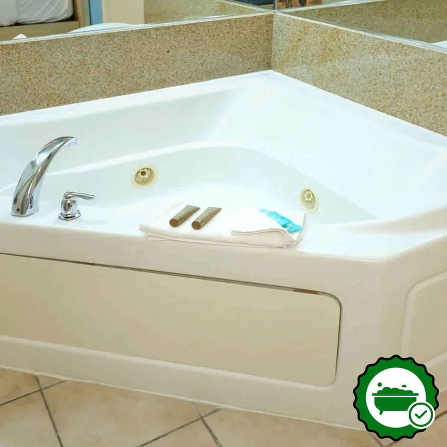 Ramada By Wyndham Hotel And Water Park - Verified Jacuzzi In-Room