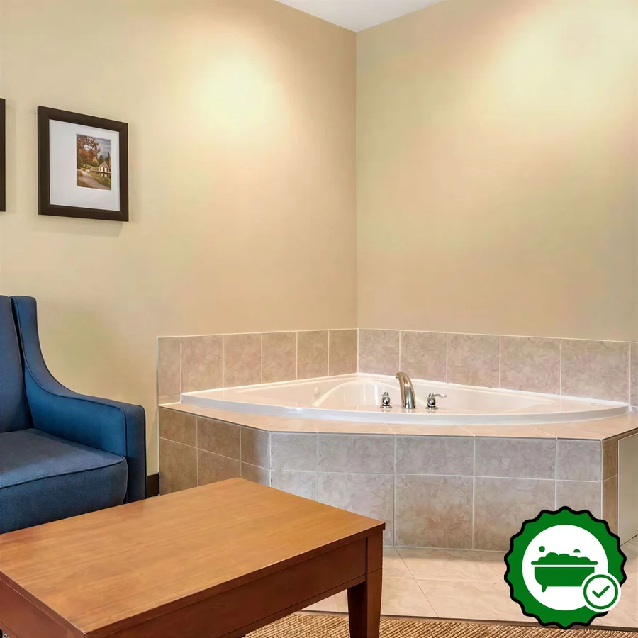 Comfort Suites Wright Patterson - Verified Jacuzzi In-Room