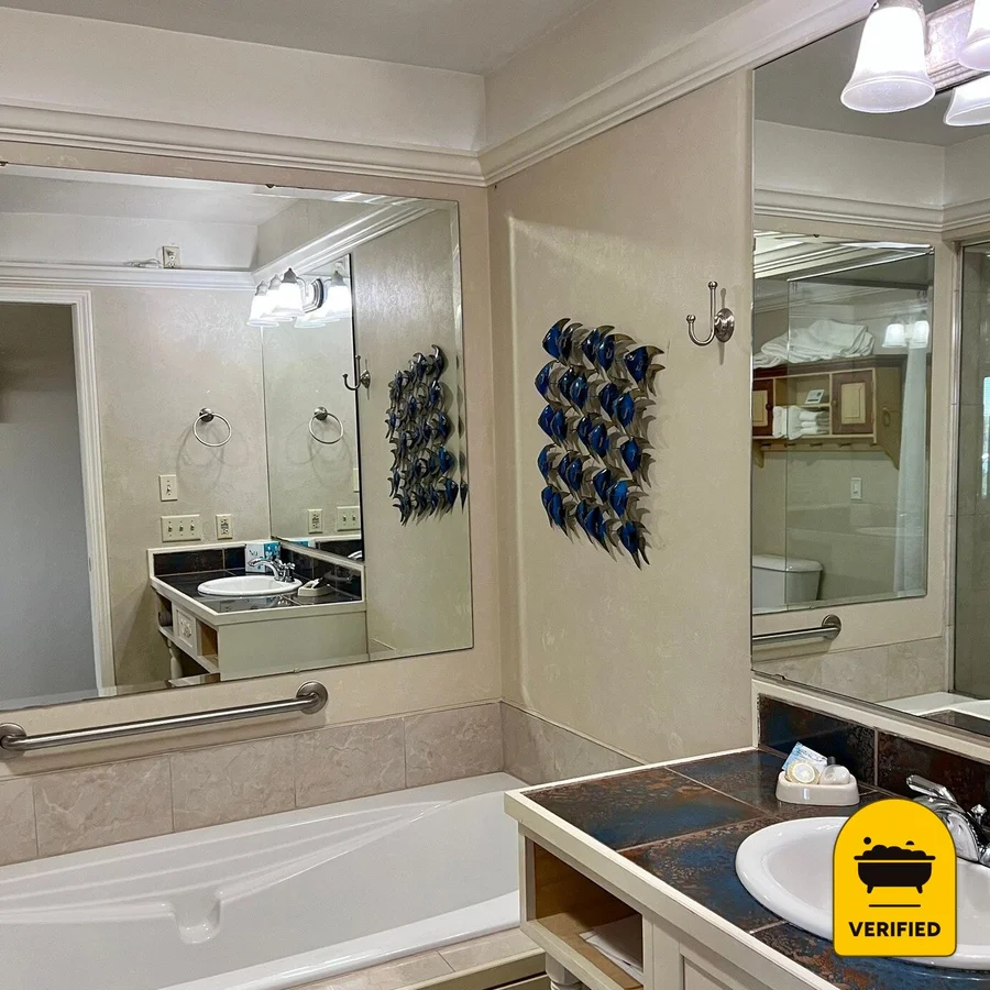 Bay Point Inn: the Waterview Whirlpool Villa in Egg Harbor, WI