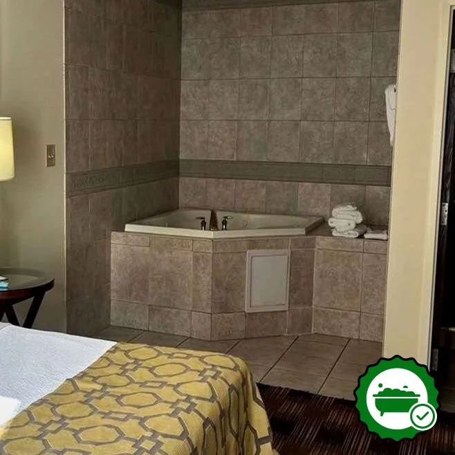 Baymont by Wyndham Johnson City - Verified Jacuzzi In-Room