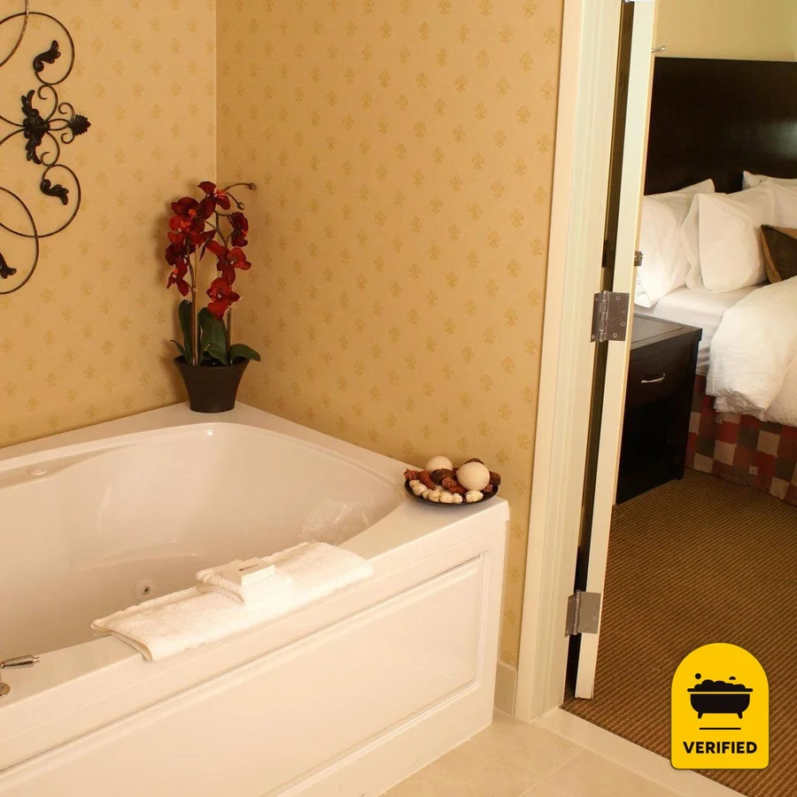 Hilton Garden Inn Denver/Highlands Ranch: the King Whirlpool Suite in Highlands Ranch, CO