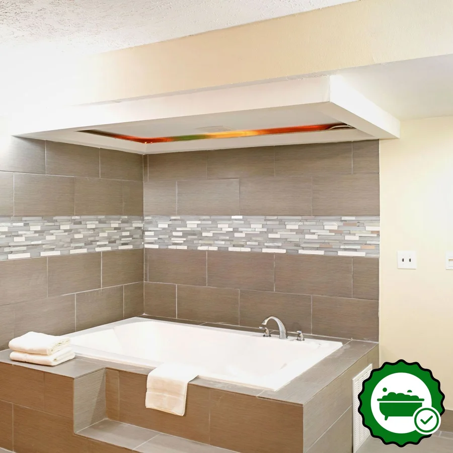 Red Roof Inn Indianapolis East - Verified Jacuzzi In-Room