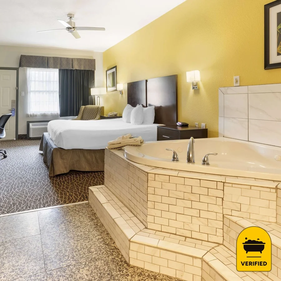 Best Western West Monroe Inn: the Jacuzzi Standard Room in West Monroe, LA
