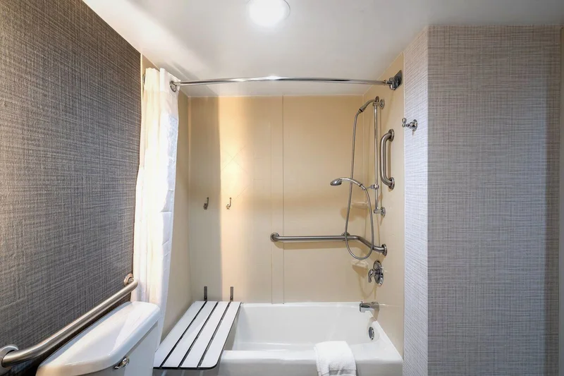 Holiday Inn Huntsville-Research Park, an IHG Hotel - Featured hot tub