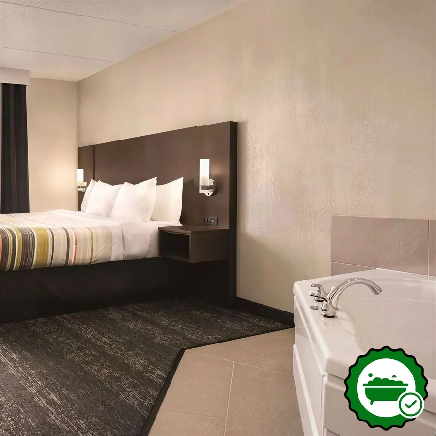Country Inn & Suites by Radisson, Mt. Pleasant-Racine West, WI - Verified Jacuzzi In-Room
